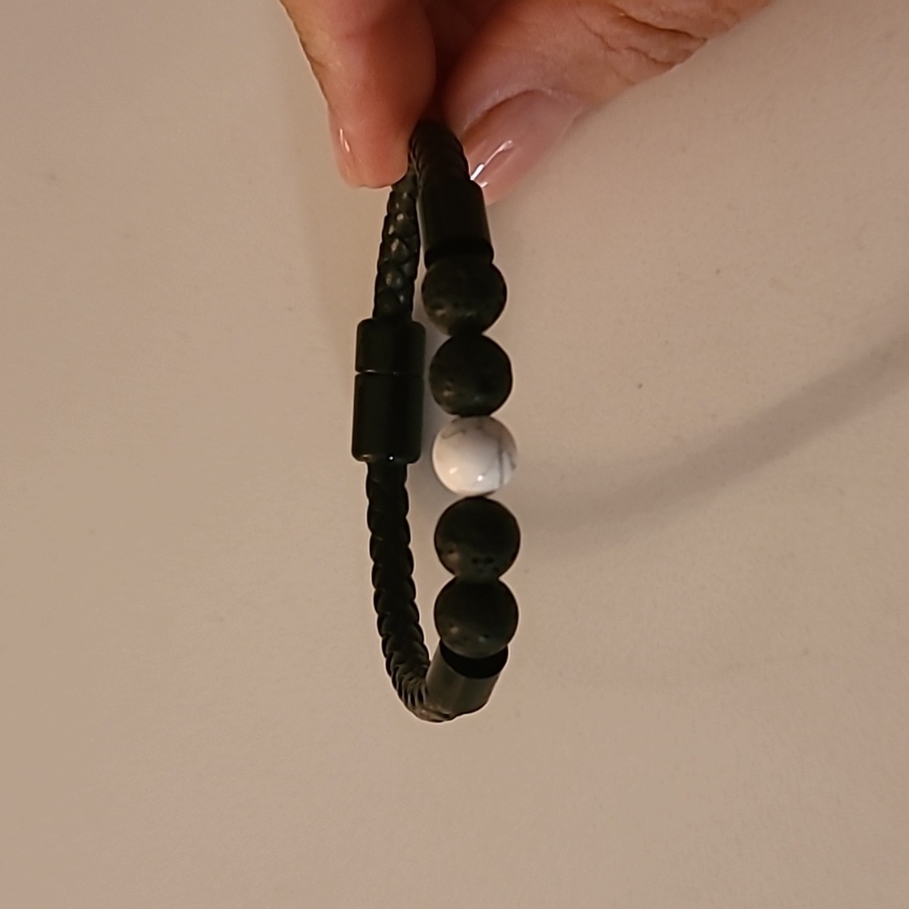 NWOT LEATHER BRACELET